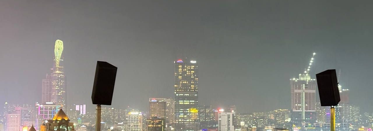 Social Club Rooftop Bar, Hôtel des Arts Saigon in Ho Chi Minh City, Vietnam