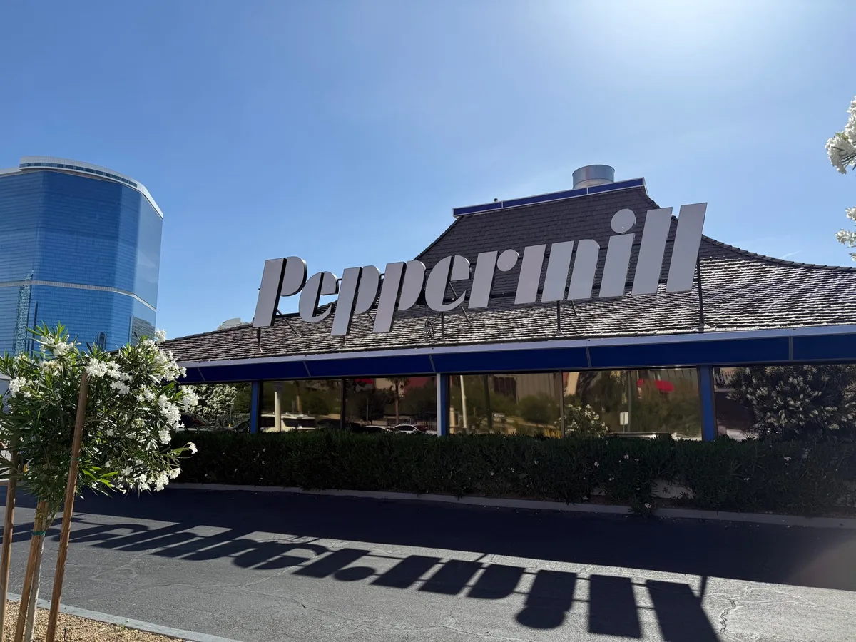 Peppermill Restaurant and Fireside Lounge in Las Vegas, United States