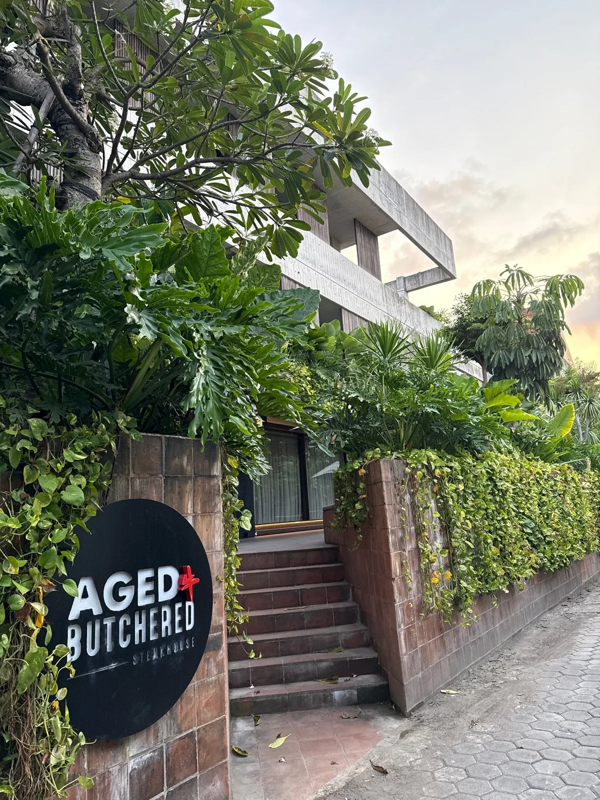 Aged and Butchered en Canggu, Indonesia