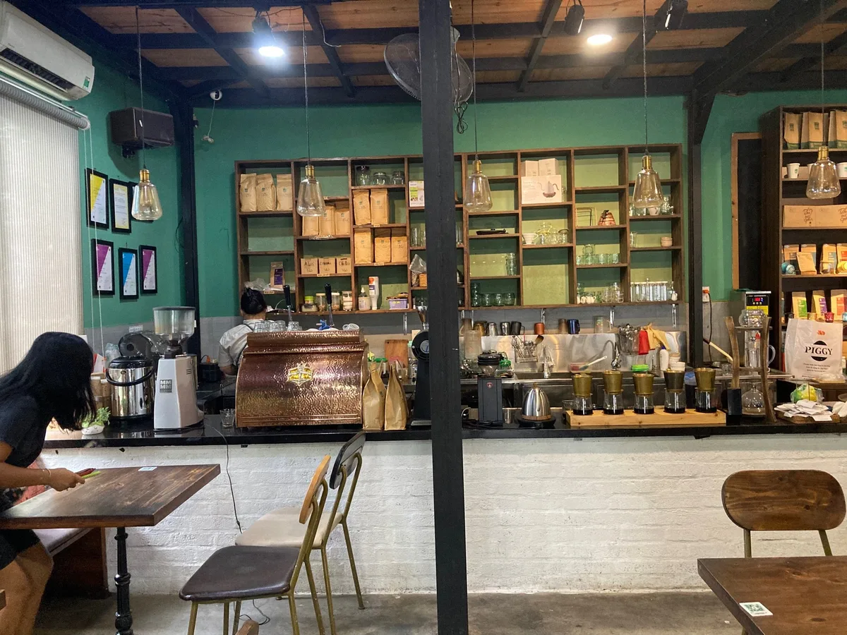 PhinHolic in Hue, Vietnam