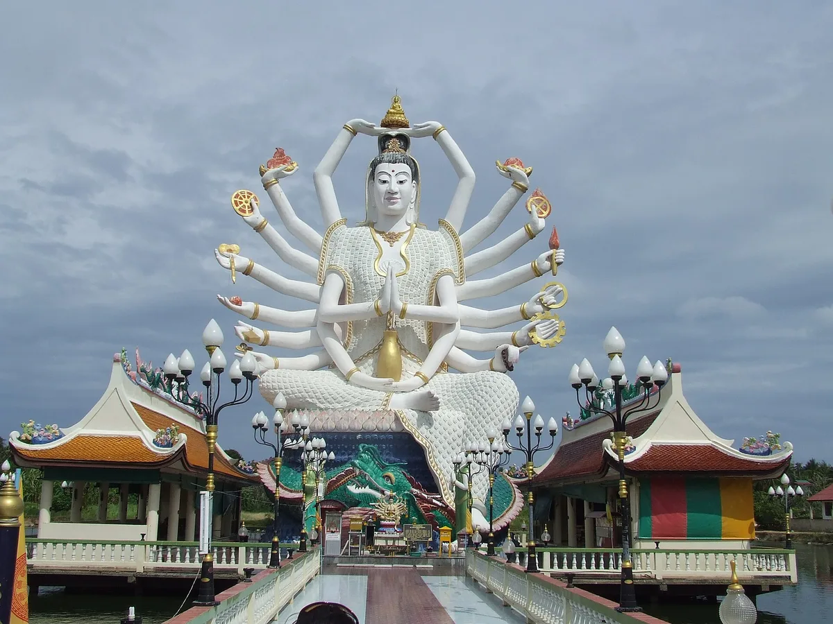 Wat Plai Laem in Koh Samui, Thailand