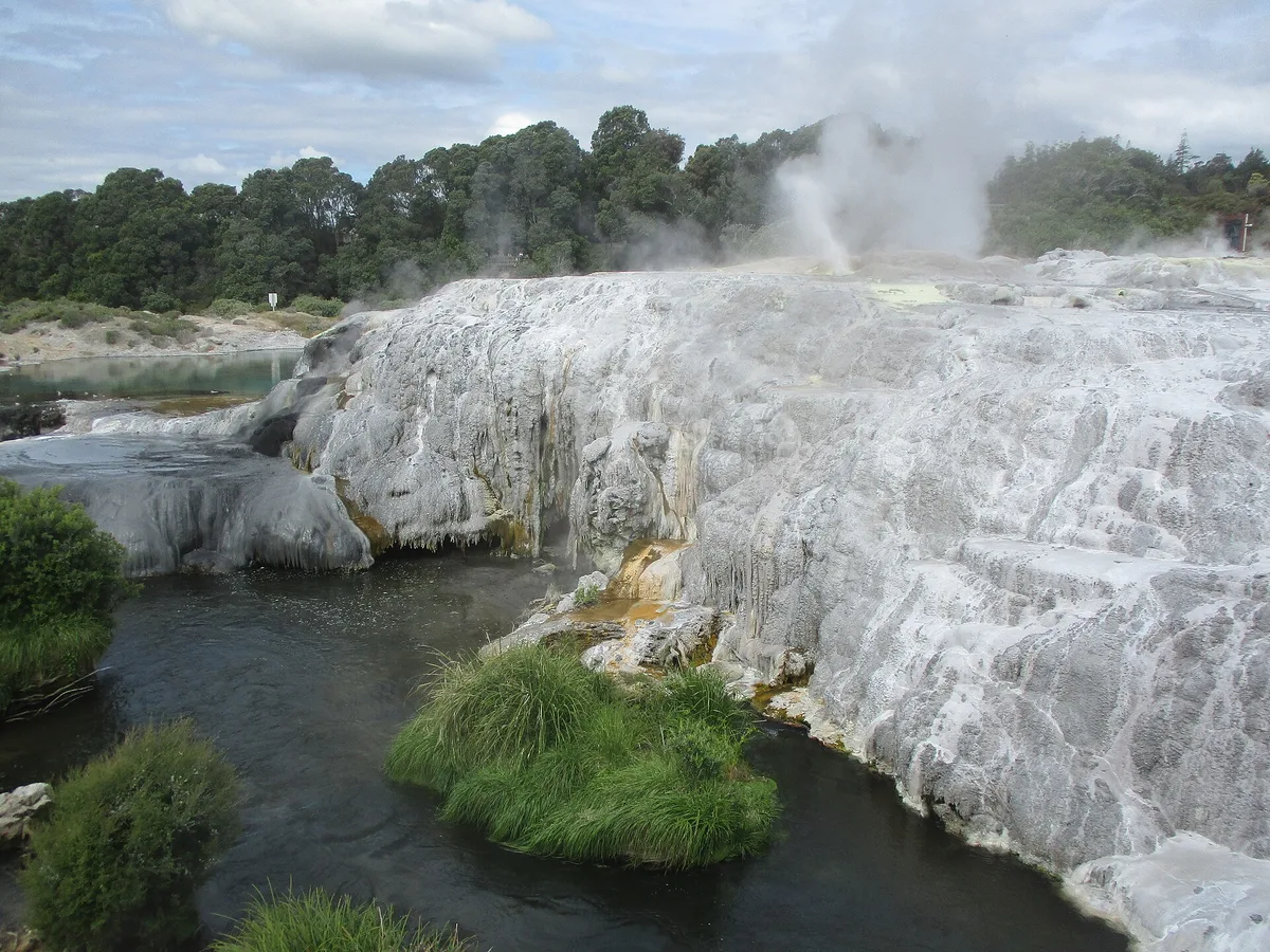 Pohutu Geyser — Rotorua