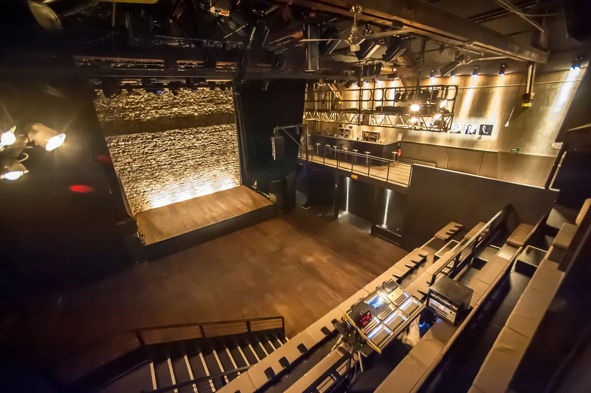 NEWBEAT Concert in Paris, France