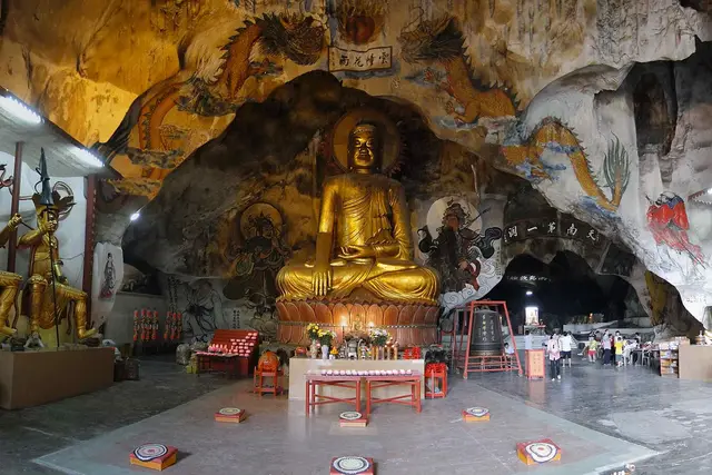 Perak Cave Temple: Ipoh Travel Guide (4.4★) — Ipoh
