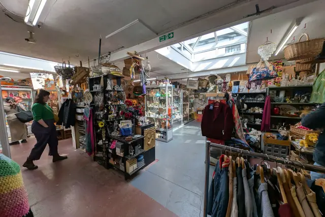 Snoopers Paradise: Brighton Travel Guide (4.5★) — Brighton