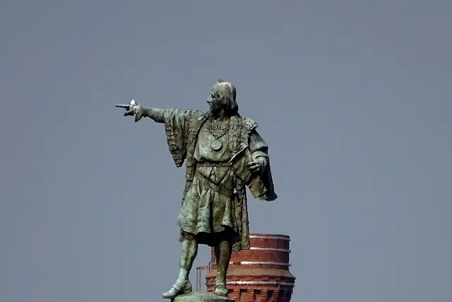 Christopher Columbus monument: Barcelona Travel Guide (4.5★) — Barcelona