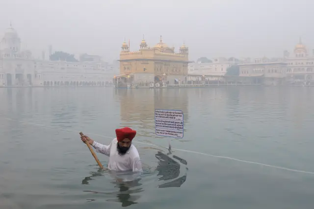 Sri Harmandir Sahib: Amritsar Travel Guide (4.9★) — Amritsar