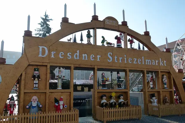 Dresdner Striezelmarkt: Dresden Travel Guide (4.7★) — Dresden