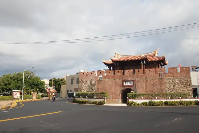 Hengchun South Gate: Kenting Travel Guide (4.3★) — Kenting
