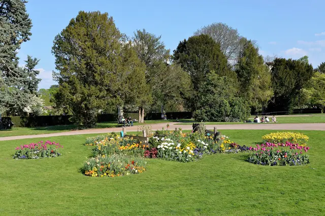 Parc de l'Orangerie: Strasbourg Travel Guide (4.6★) — Strasbourg