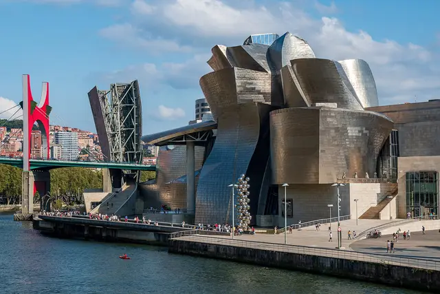 Guggenheim Museum Bilbao — Bilbao