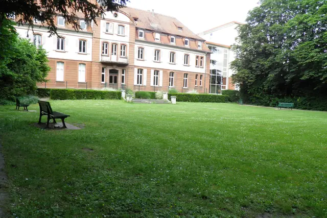Parc Saint François-Xavier: Colmar Travel Guide (4.5★) — Colmar