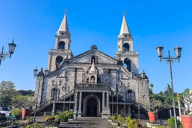Jaro Metropolitan Cathedral of St. Elizabeth of Hungary & National Shrine of Our Lady of Candles: Iloilo Travel Guide — Iloilo