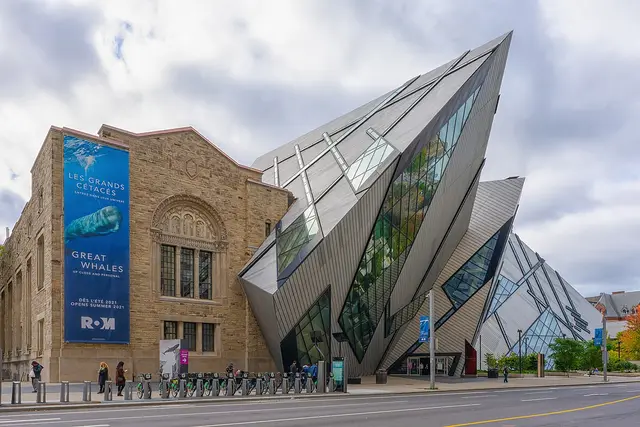 Royal Ontario Museum: Toronto Travel Guide (4.7★) — Toronto