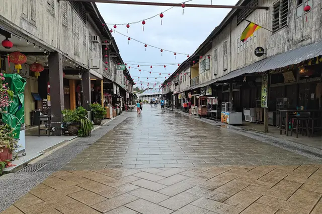 Siniawan Night Market: Kuching Travel Guide (4.3★) — Kuching