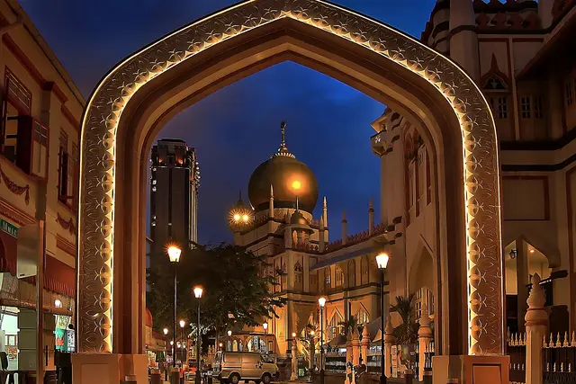 Sultan Mosque: Kampong Glam Travel Guide — Kampong Glam