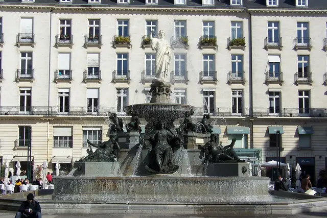 Place Royale: Nantes Travel Guide (4.6★) — Nantes