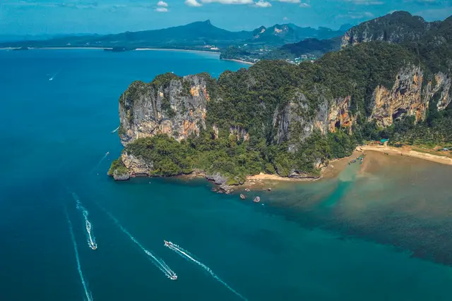 Hat Noppharat Thara-Mu Ko Phi Phi National Park: Koh Phi Phi Travel Guide — Koh Phi Phi