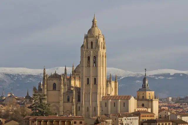Catedral de Segovia: Travel Guide (4.7★) — Segovia