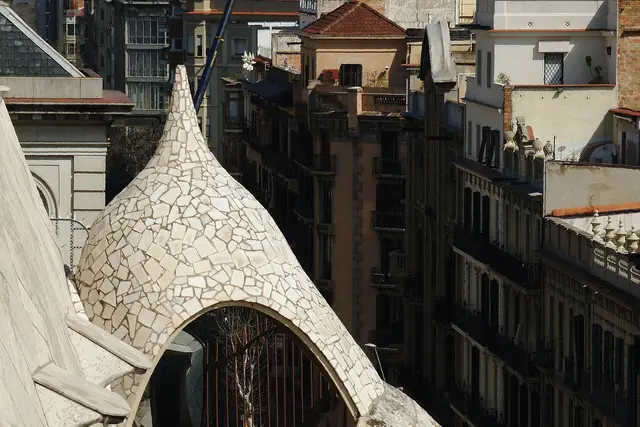 La Pedrera - Casa Milà: Barcelona Travel Guide (4.6★) — Barcelona