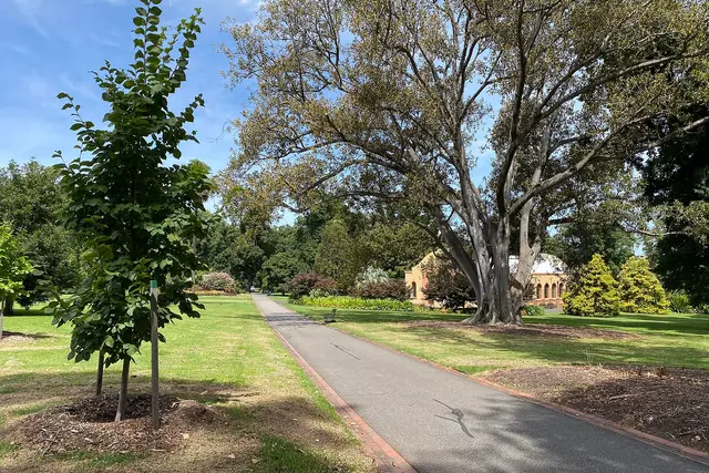 Fitzroy Gardens: Melbourne Travel Guide (4.7★) — Melbourne
