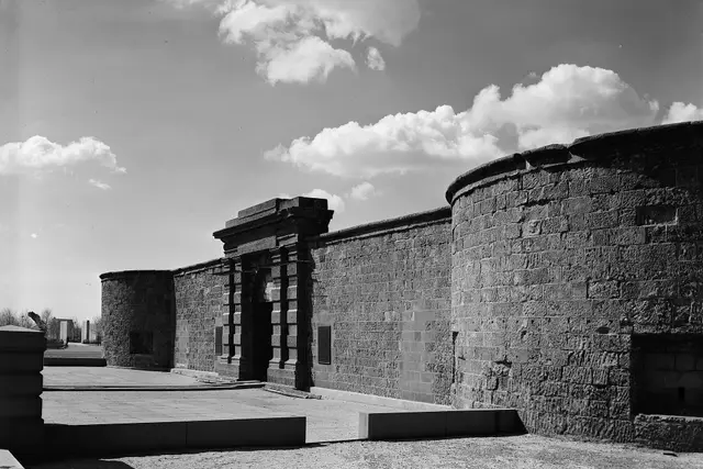 Castle Clinton National Monument: New York Travel Guide — New York