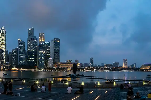 Singapore Skyline View: Marina Bay Travel Guide (4.8★) — Marina Bay