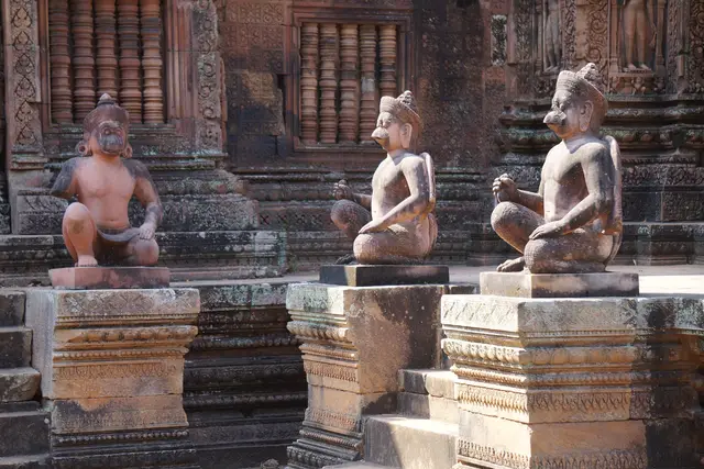 Banteay Srei Temple: Siem Reap Travel Guide (4.8★) — Siem Reap