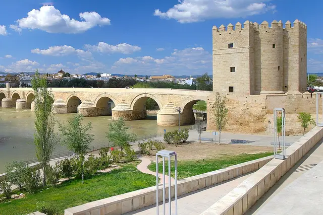 Torre de la Calahorra: Cordoba Travel Guide (4.5★) — Cordoba