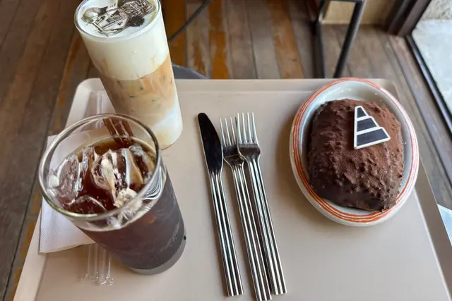 카페 쓰리 스트라이프 서울 (CAFE 3 STRIPES SEOUL) — 서울