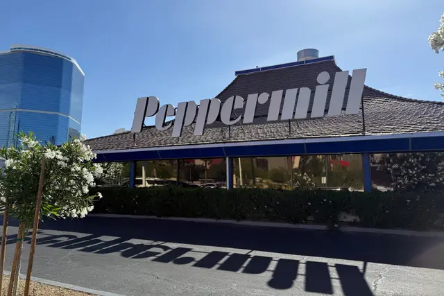 Peppermill Restaurant and Fireside Lounge — Las Vegas