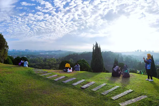 Taman Saujana Hijau: Putrajaya Travel Guide (4.7★) — Putrajaya