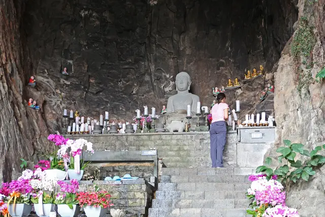 Sanbanggulsa Temple: Jeju Travel Guide (4.2★) — Jeju
