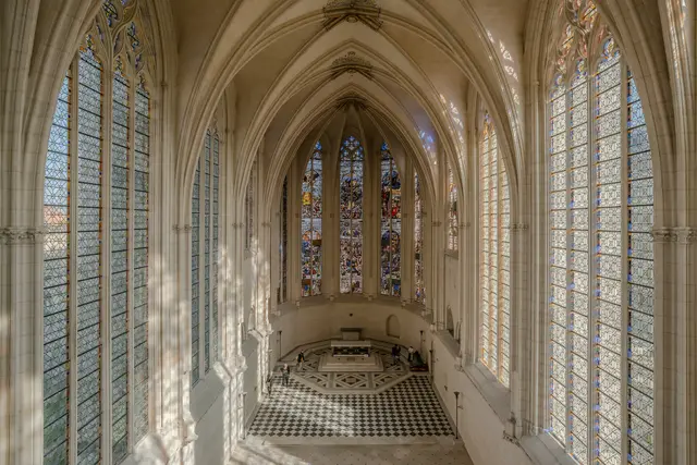 Sainte-Chapelle: Paris Travel Guide (4.6★) — Paris
