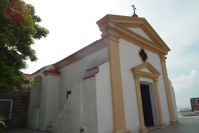 Chapel of Our Lady of Guia: Travel Guide — Guia