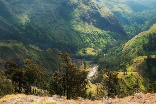 Mount Rinjani National Park: Lombok Travel Guide (4.7★) — Lombok