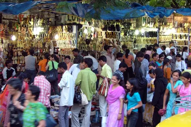 Fashion Street: Mumbai Travel Guide (4.0★) — Mumbai