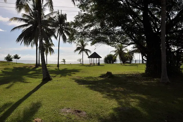 Tanjung Aru Beach — Kota Kinabalu