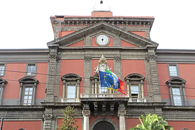 나폴리 국립고고학박물관(Museo Archeologico Nazionale di Napoli): 나폴리 여행 가이드 — 나폴리