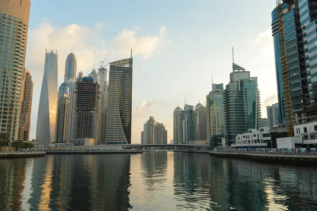 Dubai Marina Walk: Travel Guide (4.7★) — Dubai Marina