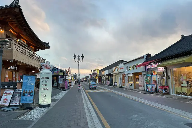 Hwangnidan-gil Street — Gyeongju