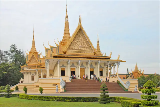 Royal Palace of Cambodia: Phnom Penh Travel Guide (4.3★) — Phnom Penh