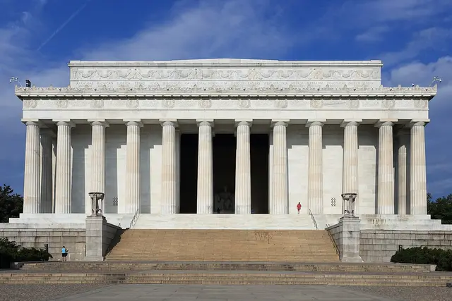 Lincoln Memorial: Washington DC Travel Guide (4.8★) — Washington DC
