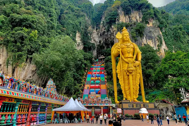 Batu Caves: Kuala Lumpur Travel Guide — Kuala Lumpur