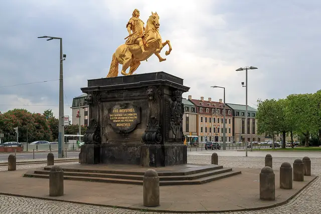 Golden Rider: Dresden Travel Guide (4.6★) — Dresden