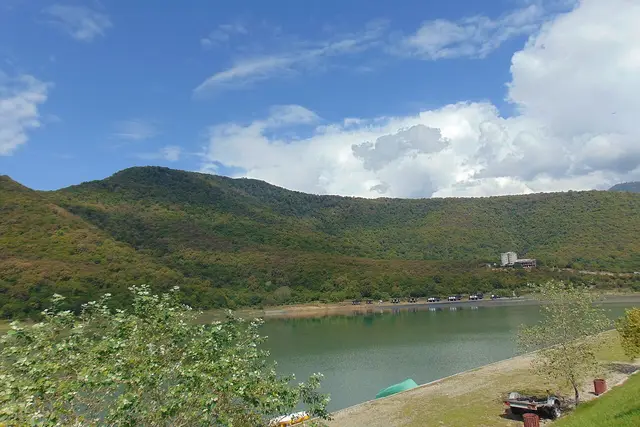 Ilia Lake: Kvareli Travel Guide (4.6★) — Kvareli