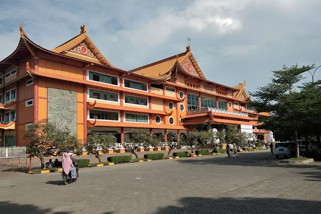 Maha Vihara Maitreya: Medan Travel Guide (4.7★) — Medan