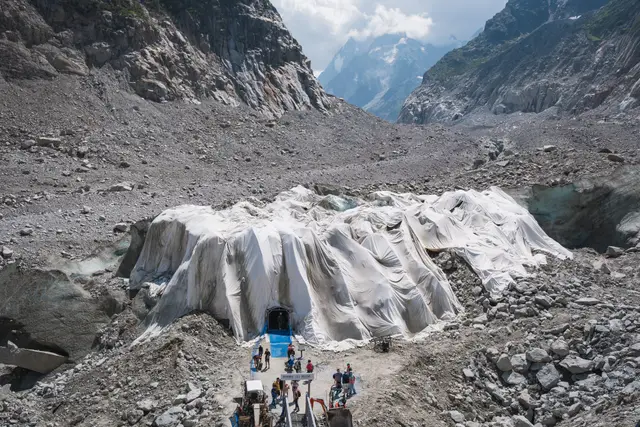 Grotte de Glace: Chamonix Travel Guide (4.5★) — Chamonix