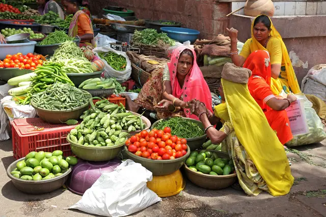 Market: Jaipur Travel Guide (4.4★) — Jaipur
