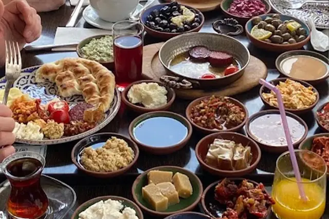 Lina Anatolian: Istanbul Travel Guide — Istanbul